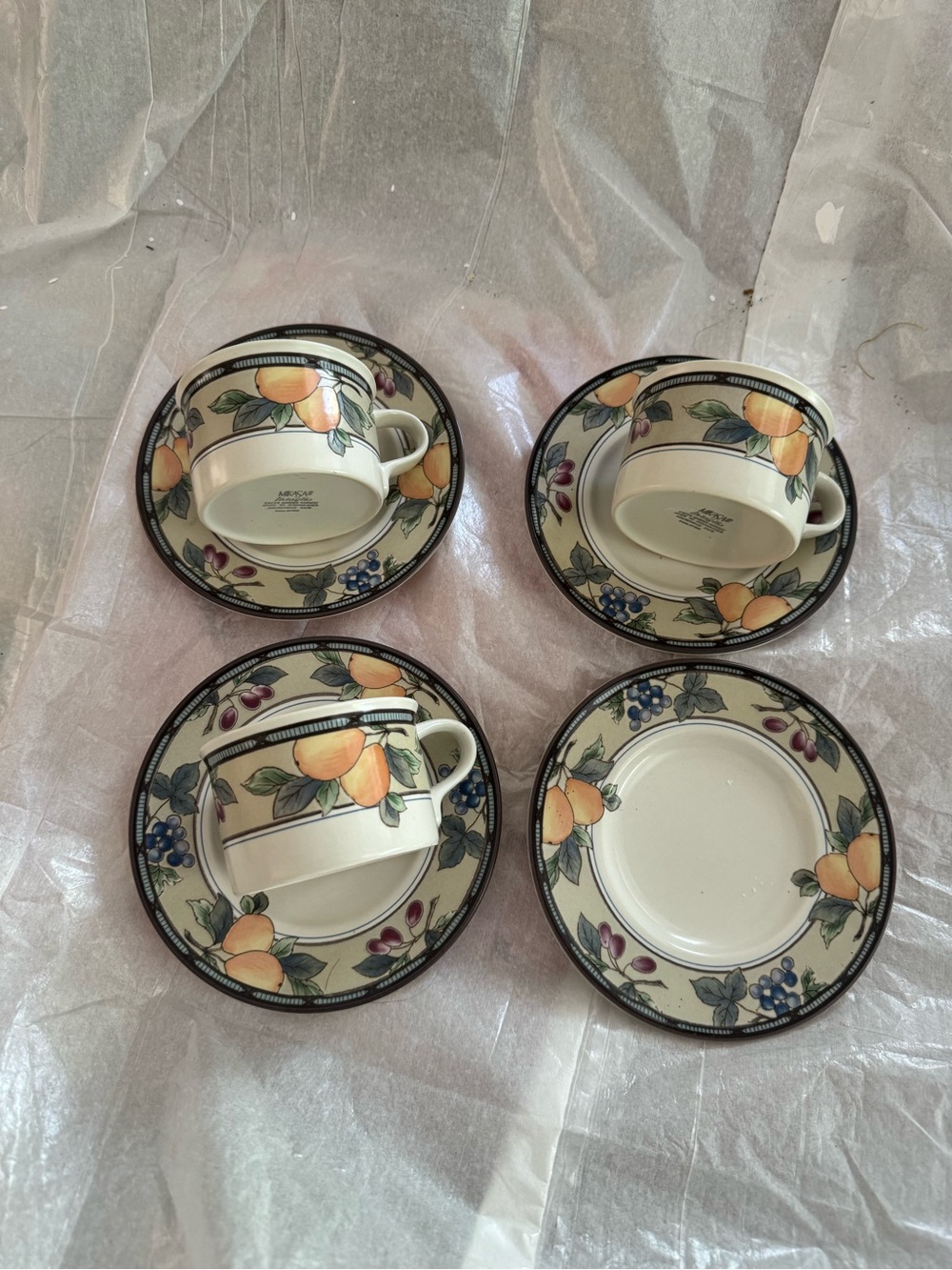 Mikasa Intaglio Citrus Tea Cup and Saucer Set - Cream with Orange Fruit Motif